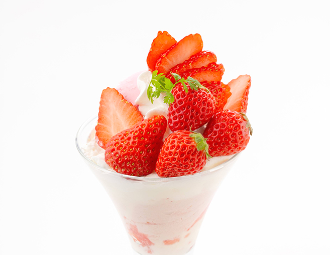 26【期間限定】ストロベリーパフェ